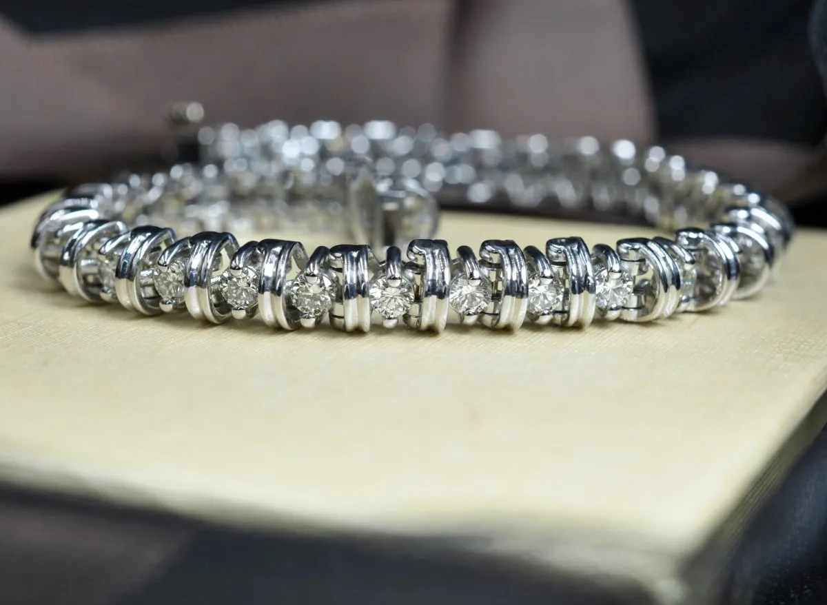 Blissful 3.00 CT Round Cut Diamond Tennis Bracelet in Platinum