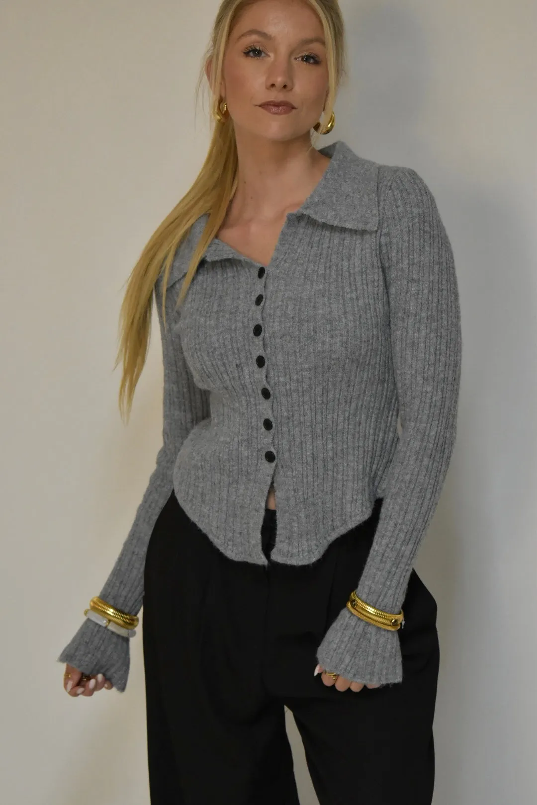 Trendy top met knoopjes - Grijs