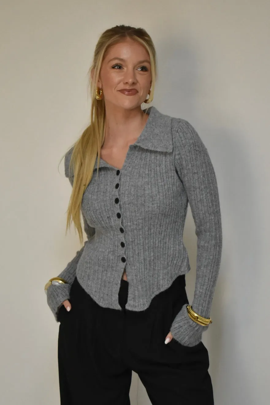 Trendy top met knoopjes - Grijs
